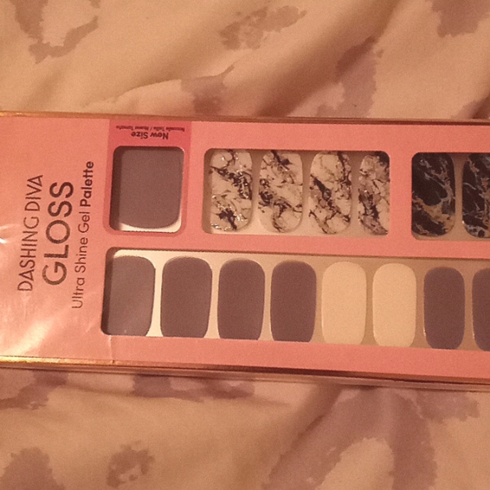 Dashing Diva Gloss Nail Strips